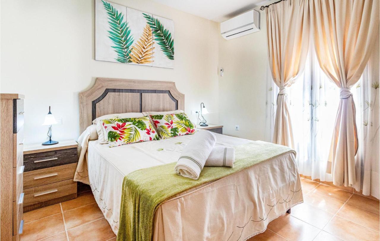 Amazing Home In Benaojan With Kitchenette Luaran gambar