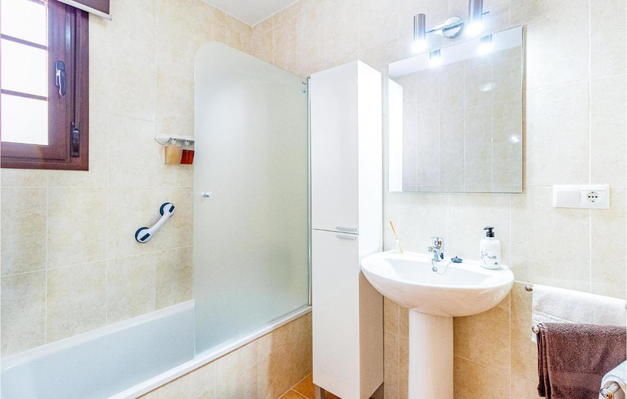 Amazing Home In Benaojan With Kitchenette Luaran gambar